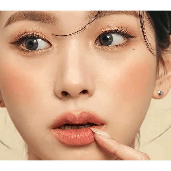 LensTown Breeze 2 Gray — model portrait showing the contact lens look