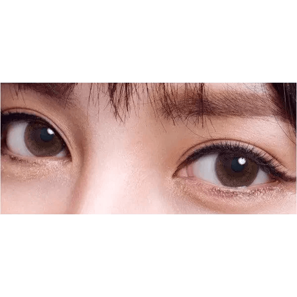 Olens BS 21 Brown — both eyes wearing the contact lenses