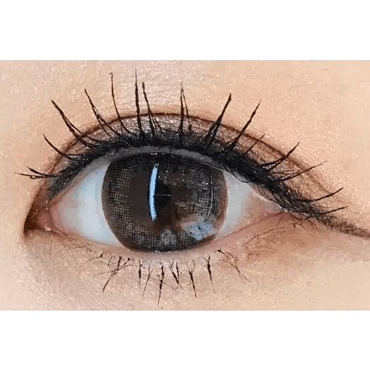 Olens BS 21 Gray — single-eye close-up showing the contact lens appearance