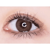 LensTown Choco Pong Edge Caramel Choco — single-eye close-up showing the contact lens appearance