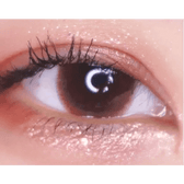 LensTown Chocopong Caramel Choco — single-eye close-up showing the contact lens appearance