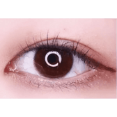 LensTown Chocopong Caramel Choco — single-eye close-up showing the contact lens appearance