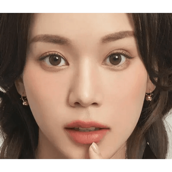 LensTown Cookiean2 Beige Brown — model portrait showing the contact lens look