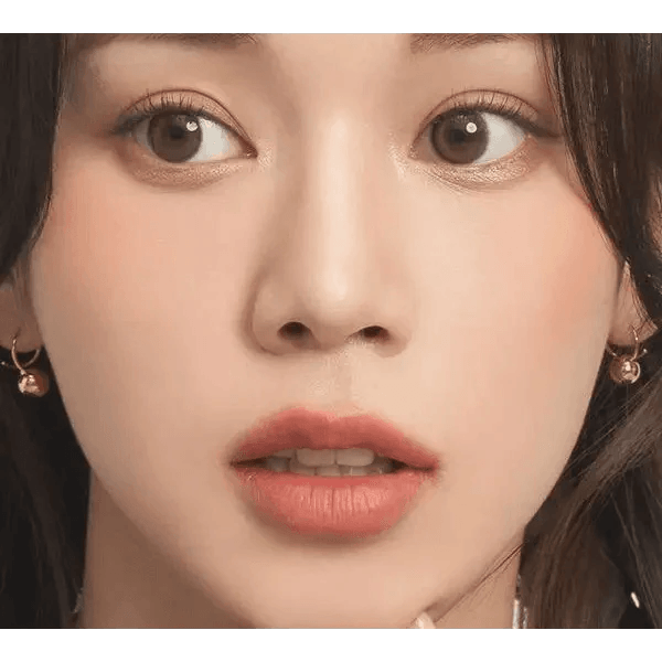 LensTown Cookiean2 Beige Brown — model portrait showing the contact lens look