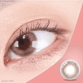 LensRang Credit Brown — both eyes wearing the contact lenses