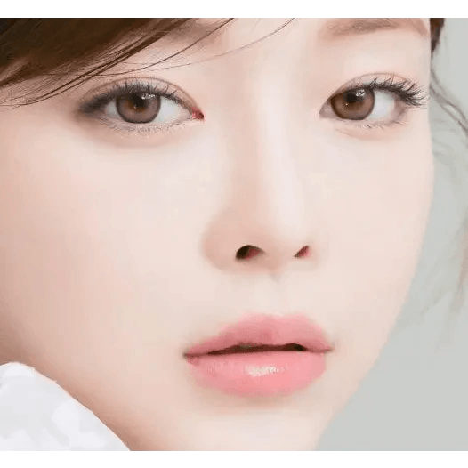 LensRang DayLook 1Day Brown (5p) — model portrait showing the contact lens look