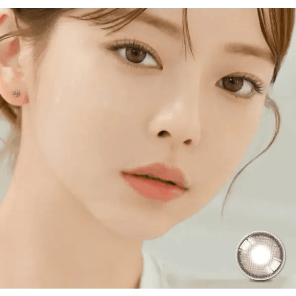 LensRang DayLook 1Day Choco (5p) — model portrait showing the contact lens look