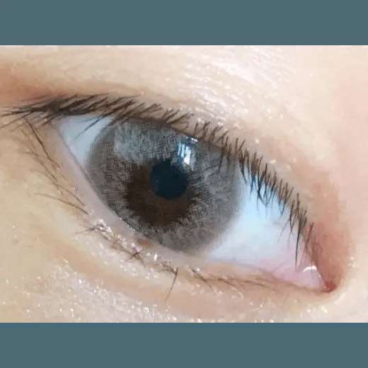 LensTown Dear MIMI Brown — single-eye close-up showing the contact lens appearance