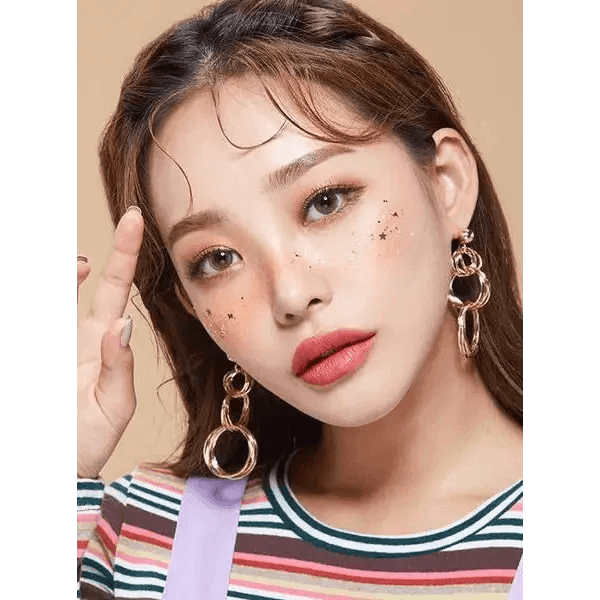 LensTown Eau So Pretty Brown — model portrait showing the contact lens look