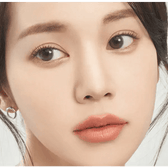 LensTown Elly Basic Brown — model portrait showing the contact lens look