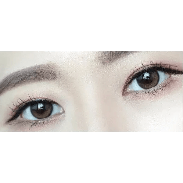 Olens Eyelighter Glowy 1Day Brown (20p) — both eyes wearing the contact lenses