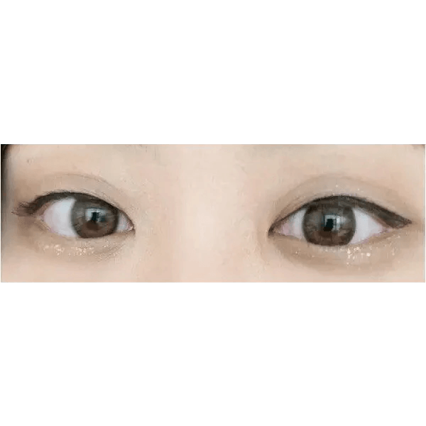 LensTown Fancia Gold Brown — both eyes wearing the contact lenses