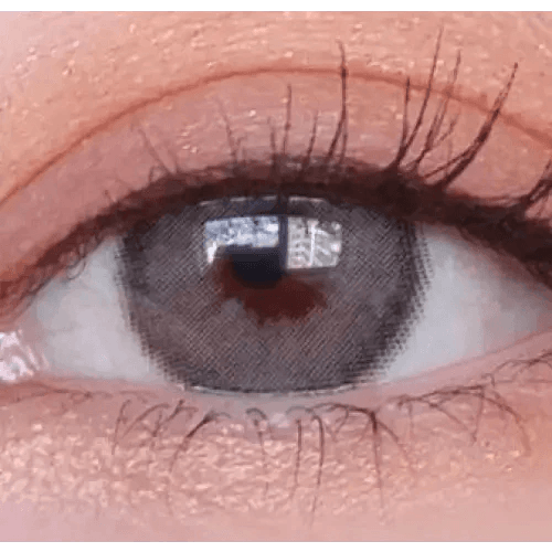 LensVery Funny Ann Wind Gray — single-eye close-up showing the contact lens appearance