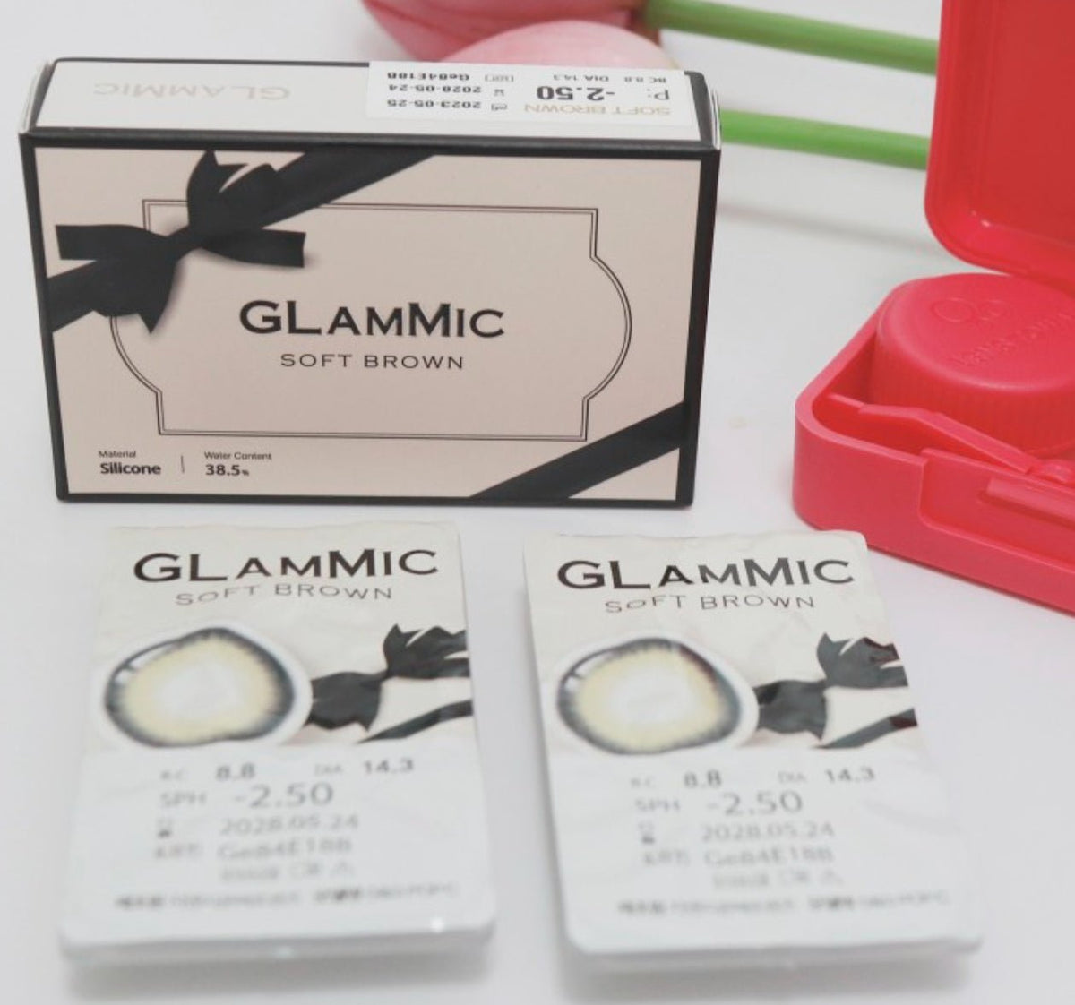 LensTown Glammic Soft Brown colored contact lens, 13.3mm graphic diameter, Monthly wear