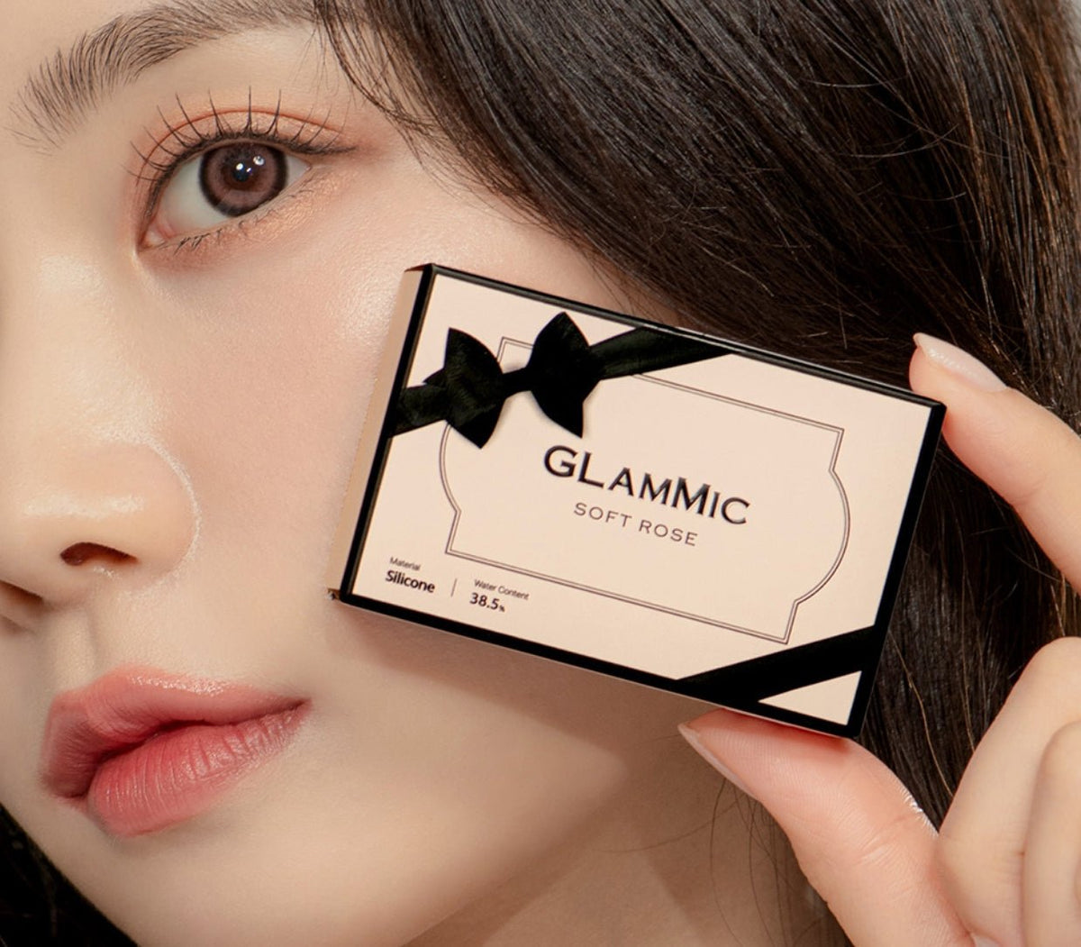 LensTown Glammic Soft Rose Pink colored contact lens, 13.3mm graphic diameter, Monthly wear