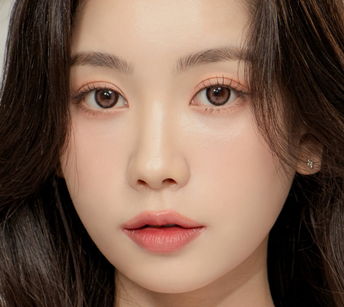 LensTown Glammic Soft Rose Pink colored contact lens, 13.3mm graphic diameter, Monthly wear