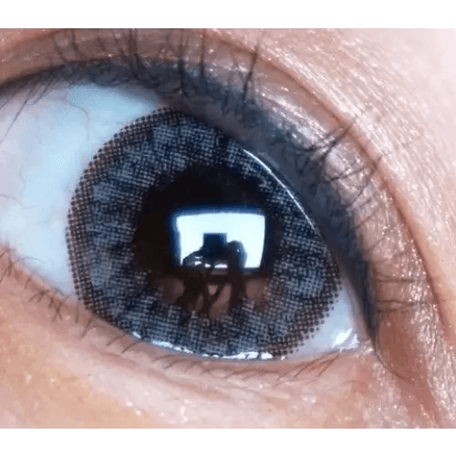 Olens Grang Grang Gray — single-eye close-up showing the contact lens appearance