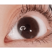 LensVery Honey U Choco — single-eye close-up showing the contact lens appearance