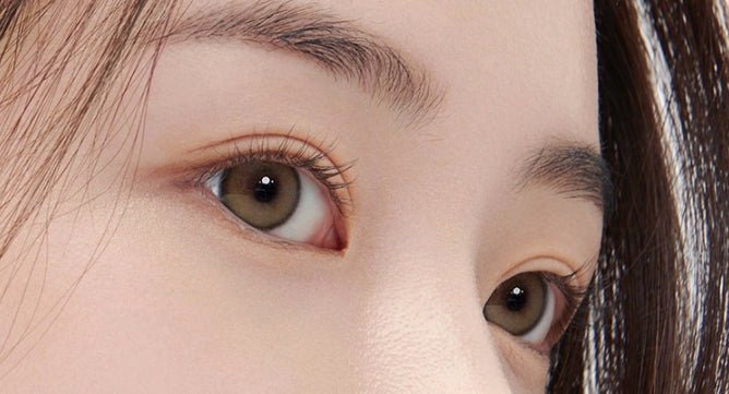 i-DOL Canna Roze Beige Brown — both eyes wearing the contact lenses