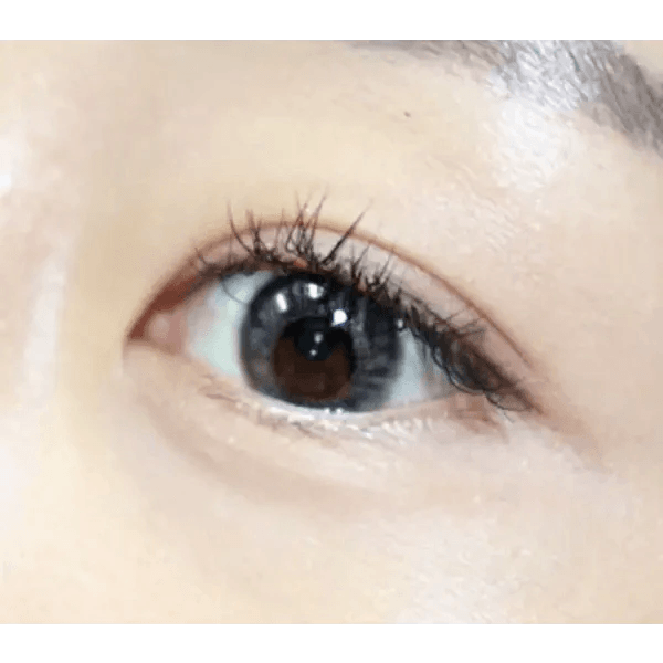 LensTown It's Water Gray (10p) — single-eye close-up showing the contact lens appearance