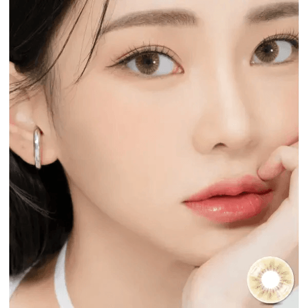 LensRang iWWi Ailleen Brown — model portrait showing the contact lens look