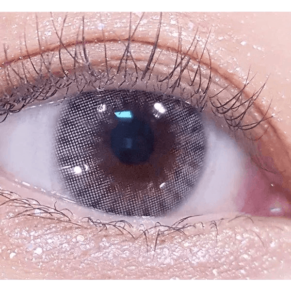 LensRang iWWi Ailleen Gray — single-eye close-up showing the contact lens appearance
