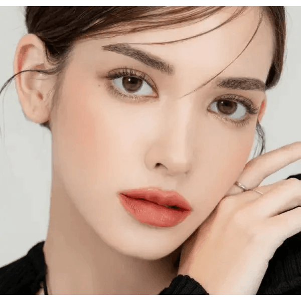LensRang iWWi Celinay Choco — model portrait showing the contact lens look