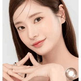 LensRang iWWi Hibiscus Brown — model portrait showing the contact lens look