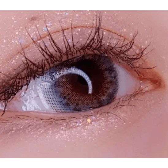LensRang iWWi Iwwinka Gray — single-eye close-up showing the contact lens appearance