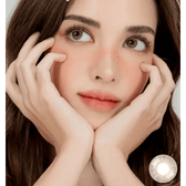 LensRang iWWi Iwwinka Hazel — model portrait showing the contact lens look