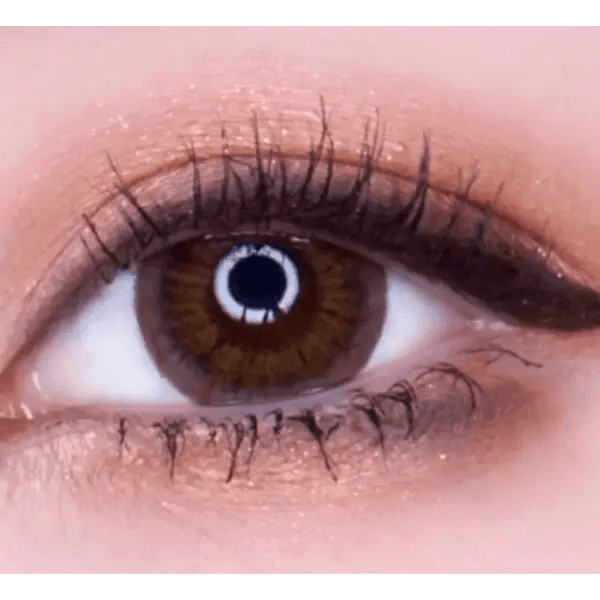 LensRang iWWi Puella Brown — single-eye close-up showing the contact lens appearance
