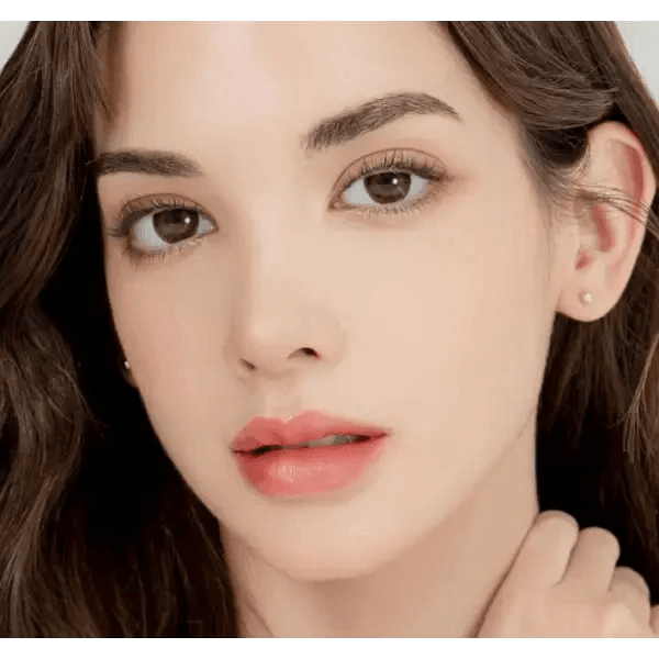LensRang iWWi Puella Brown — model portrait showing the contact lens look