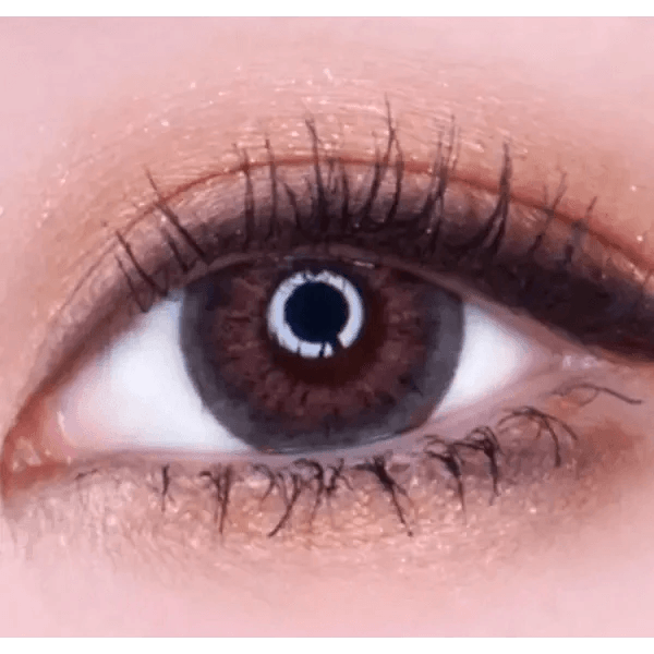 LensRang iWWi Puella Pink — single-eye close-up showing the contact lens appearance