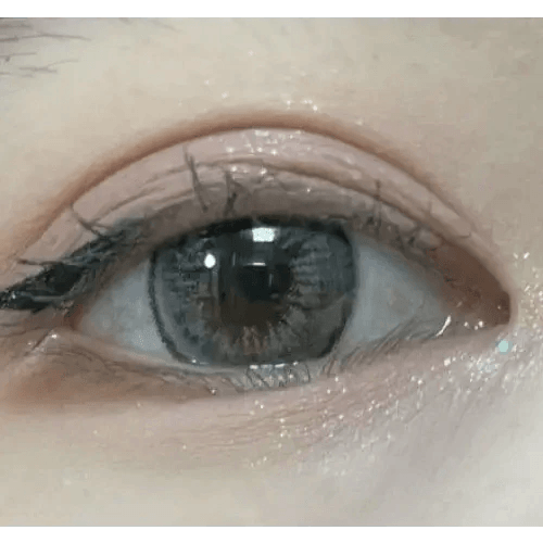 LensRang Iwwitch Gray — single-eye close-up showing the contact lens appearance