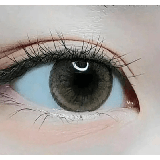 LensRang Iwwitch Up Brown — single-eye close-up showing the contact lens appearance