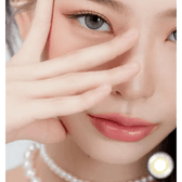 LensRang Iwwitch Up Gray — model portrait showing the contact lens look