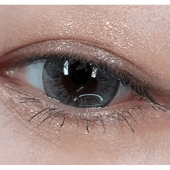 LensRang Iwwitch Up Gray — single-eye close-up showing the contact lens appearance