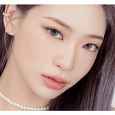 LensRang Iwwitch Up Gray — model portrait showing the contact lens look