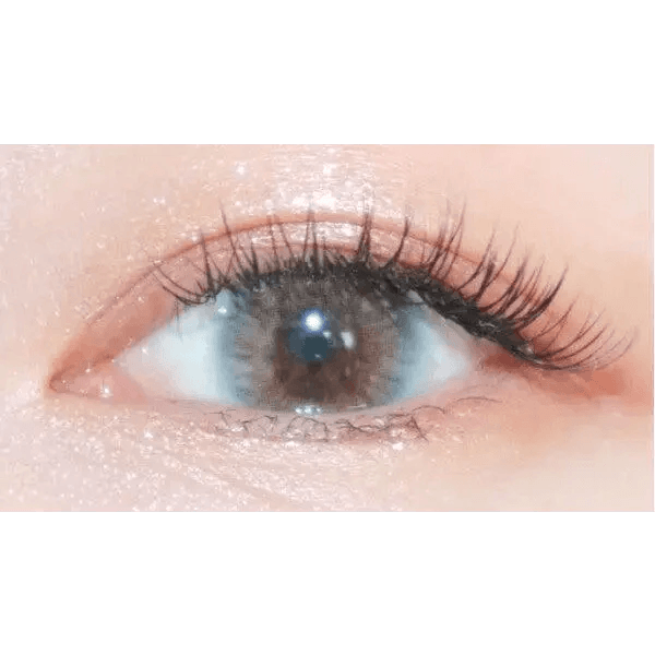 LensTown Kiralet Blue — single-eye close-up showing the contact lens appearance