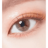 LensTown Kiralet Brown Toric — single-eye close-up showing the contact lens appearance