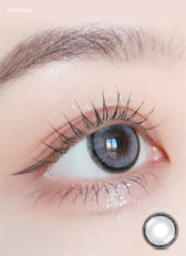 LensRang Sharing Gray — single-eye close-up showing the contact lens appearance