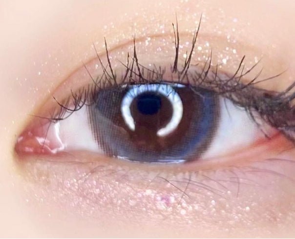 LensRang School Ring Gray — single-eye close-up showing the contact lens appearance