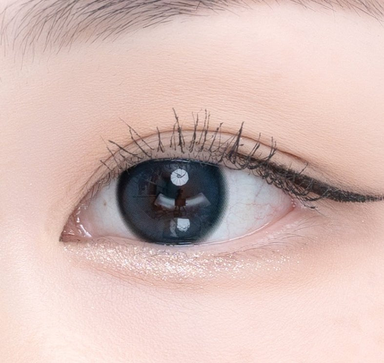 LensTown It's Me Coco Blue colored contact lens, 13.4mm graphic diameter, Monthly wear