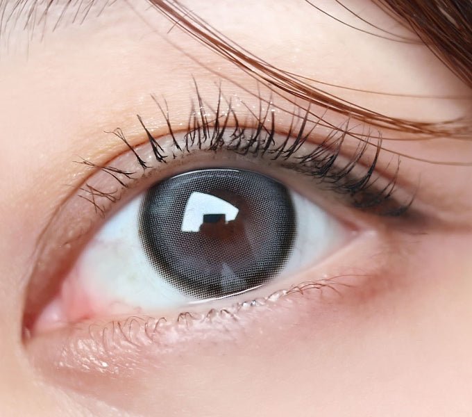 LensTown It's Me Coco Gray colored contact lens, 13.4mm graphic diameter, Monthly wear