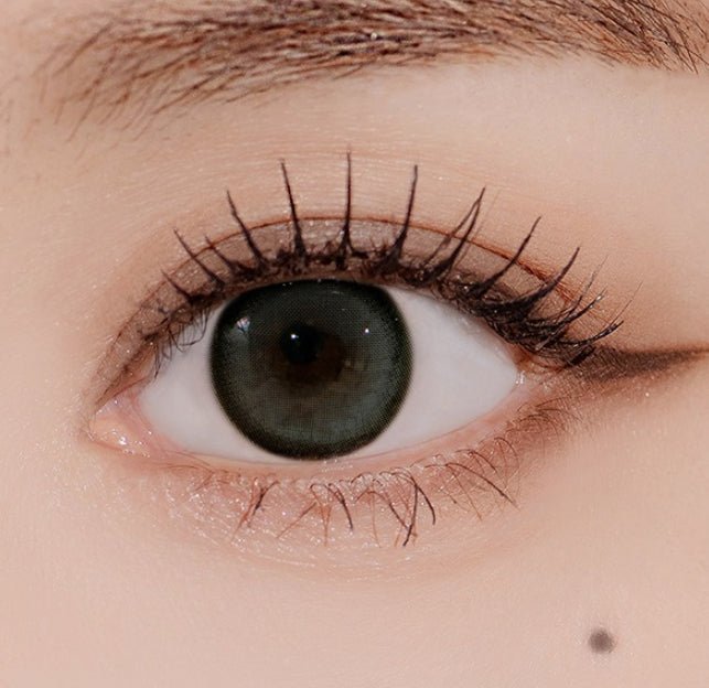 LensTown It's Me Coco Gray colored contact lens, 13.4mm graphic diameter, Monthly wear