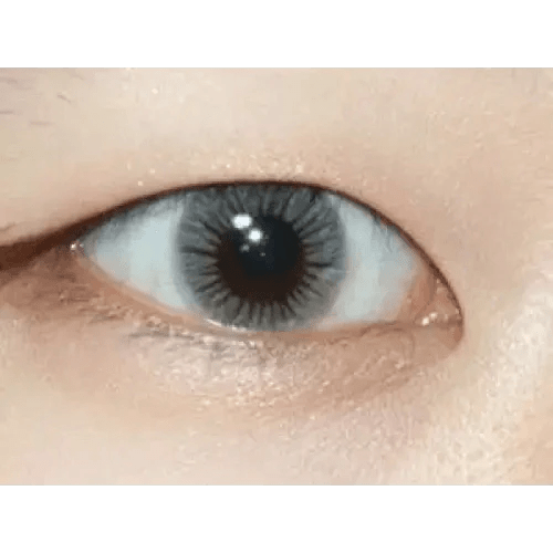 LensTown Sweet Pong Gray — single-eye close-up showing the contact lens appearance