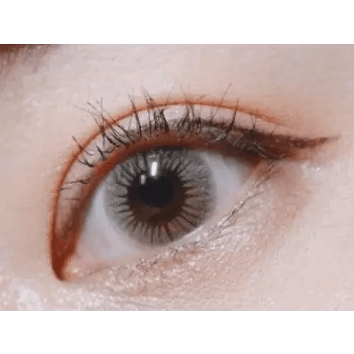 LensTown Sweet Pong Gray — single-eye close-up showing the contact lens appearance