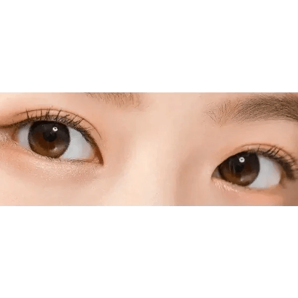 LensTown Tobetter Big Black — both eyes wearing the contact lenses
