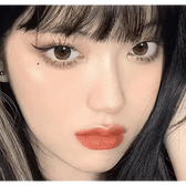 LensTown Tobetter Black 1day (10p) — model portrait showing the contact lens look