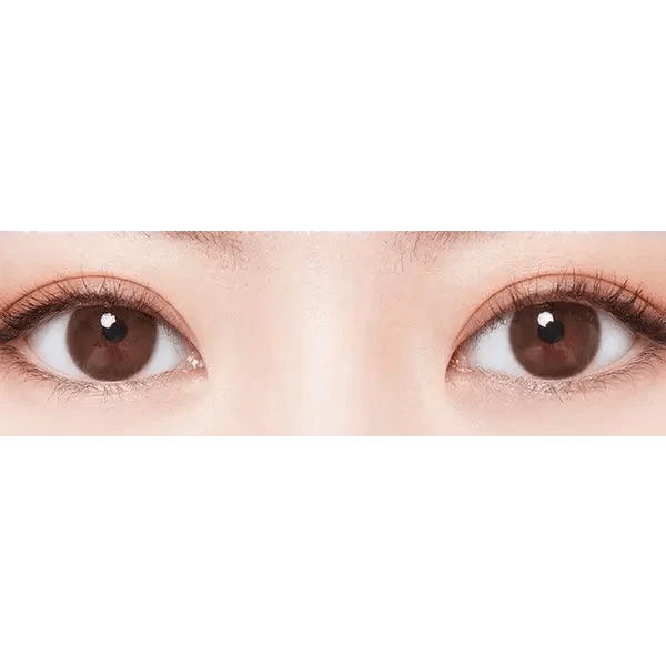 LensTown Unisome Choco — both eyes wearing the contact lenses